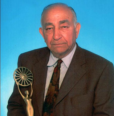 Милорад Мија Вујичић, електричар